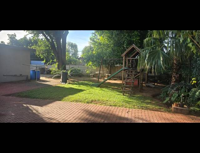 5 BEDROOM HOUSE FOR SALE IN SINOVILLE